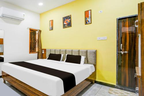 Hotel O Katyayani,,3 star