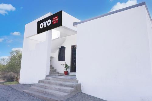 Hotel O Mid-Night Inn,,3 star