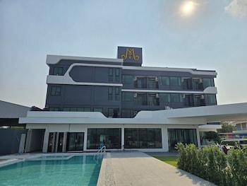 manee mantra hotel kanchanaburi
