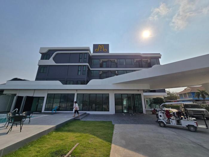 manee mantra hotel kanchanaburi