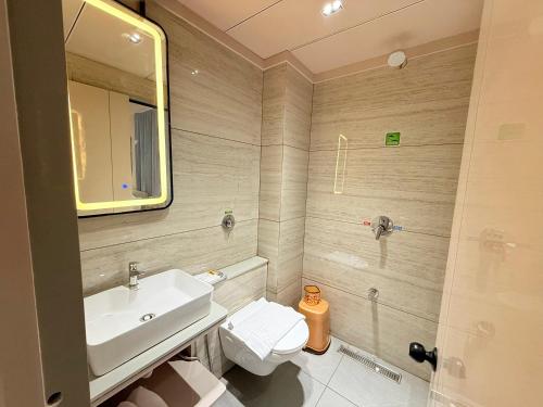 Hotel Fun Regency,,3 star