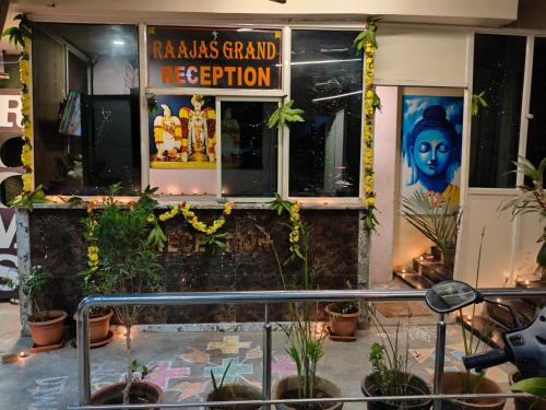 Hotel Raajasgrand,,3 star