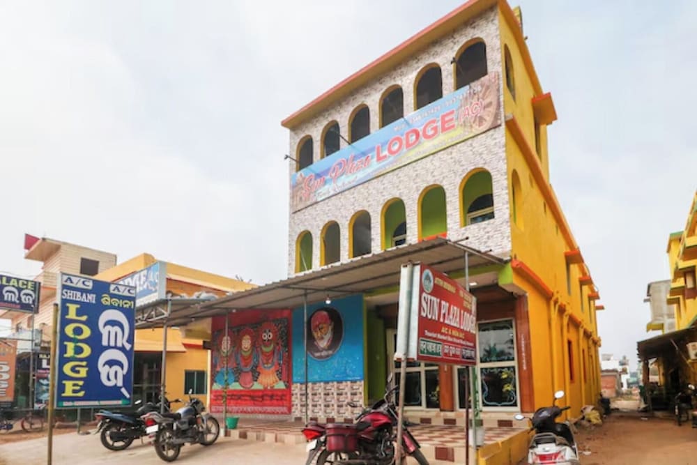 dhamstay hotel sun plaza near konark