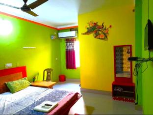 dhamstay hotel sun plaza near konark