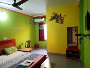 dhamstay hotel sun plaza near konark