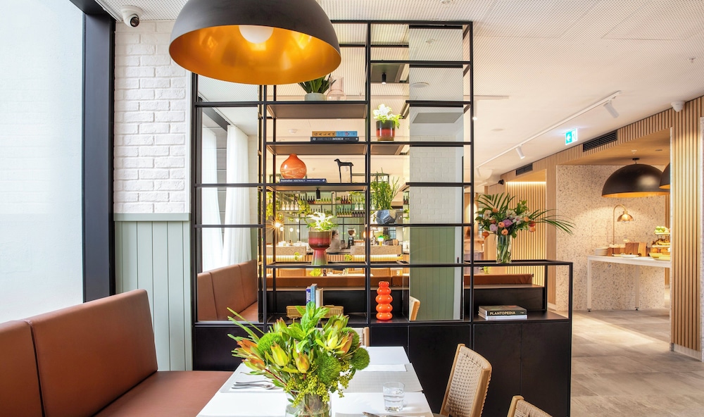 holiday inn melbourne bourke street mall by ihg