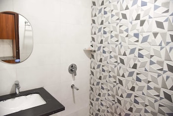 hotel om regency