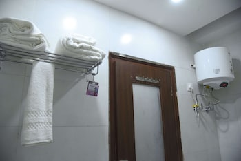 hotel om regency