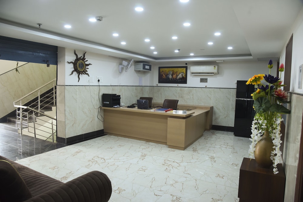 hotel om regency