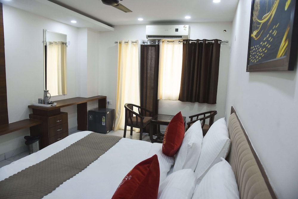 hotel om regency
