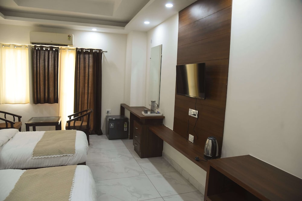 hotel om regency