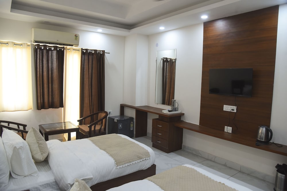 hotel om regency