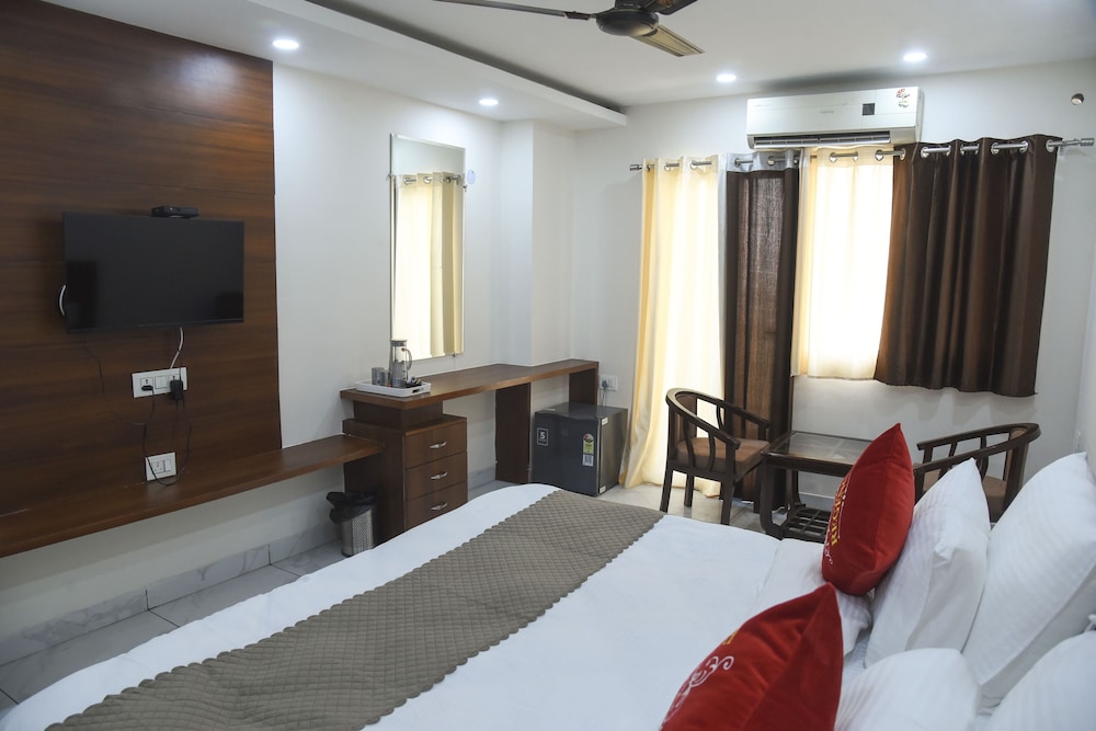 hotel om regency
