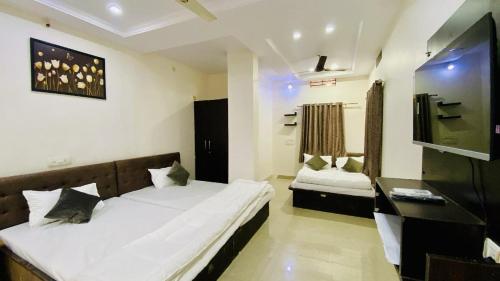 Hotel Kanchan Darbar,,2 star