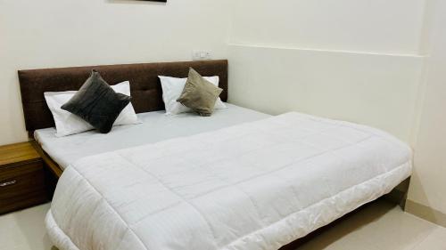 Hotel Kanchan Darbar,,2 star