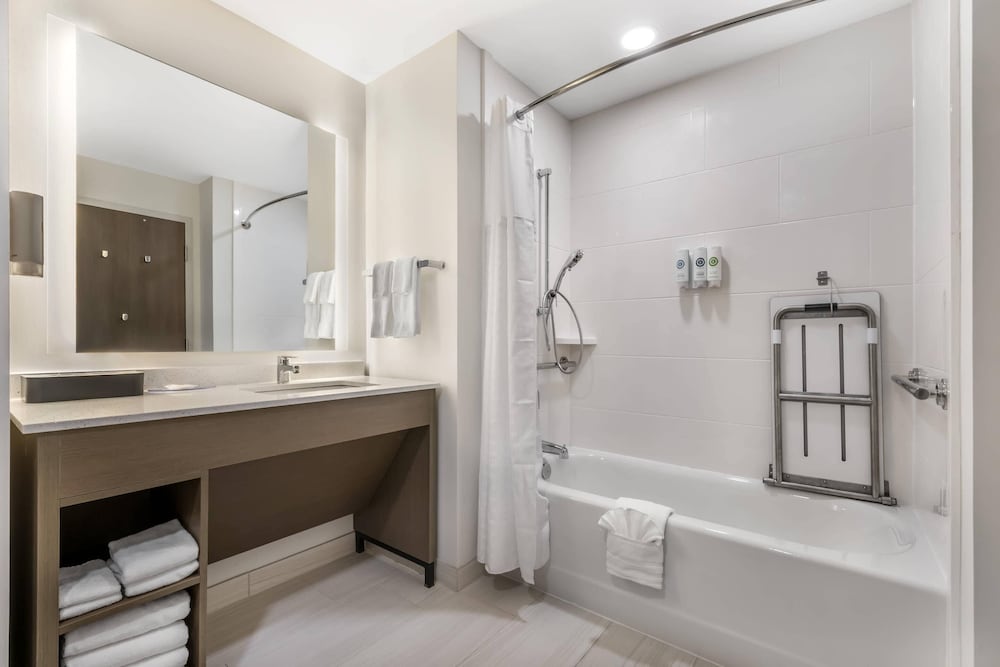 comfort inn and suites