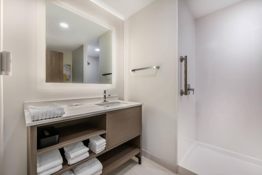 comfort inn and suites