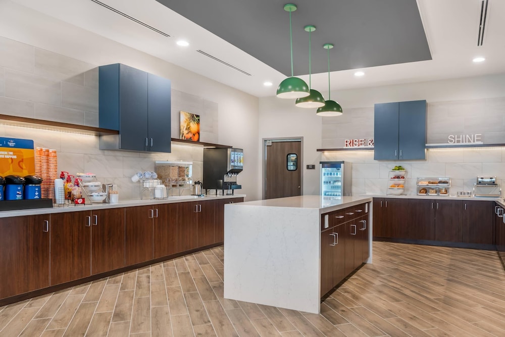comfort inn and suites