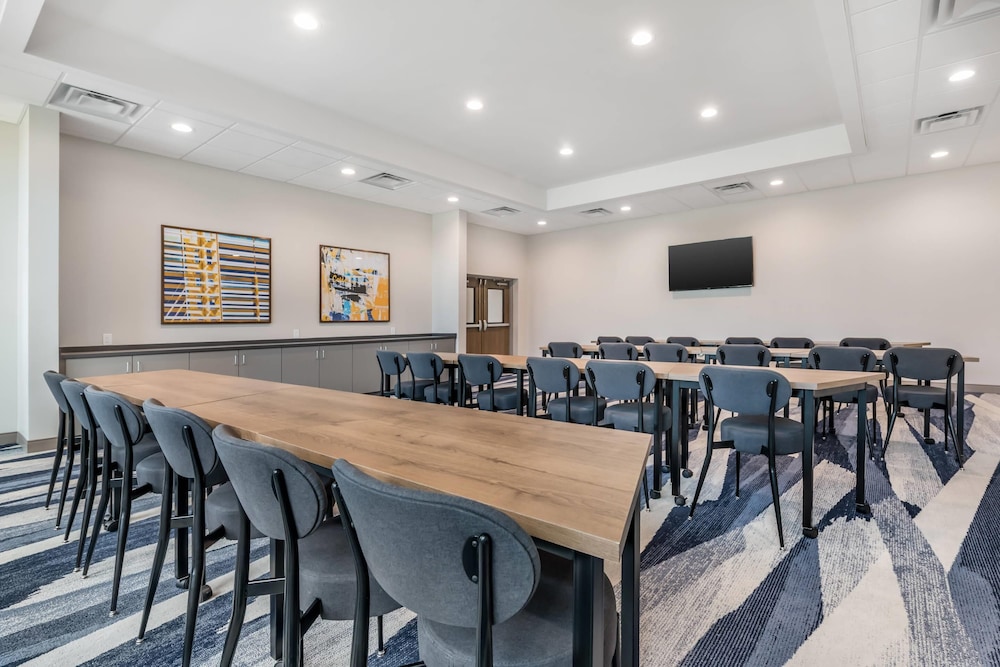 comfort inn and suites