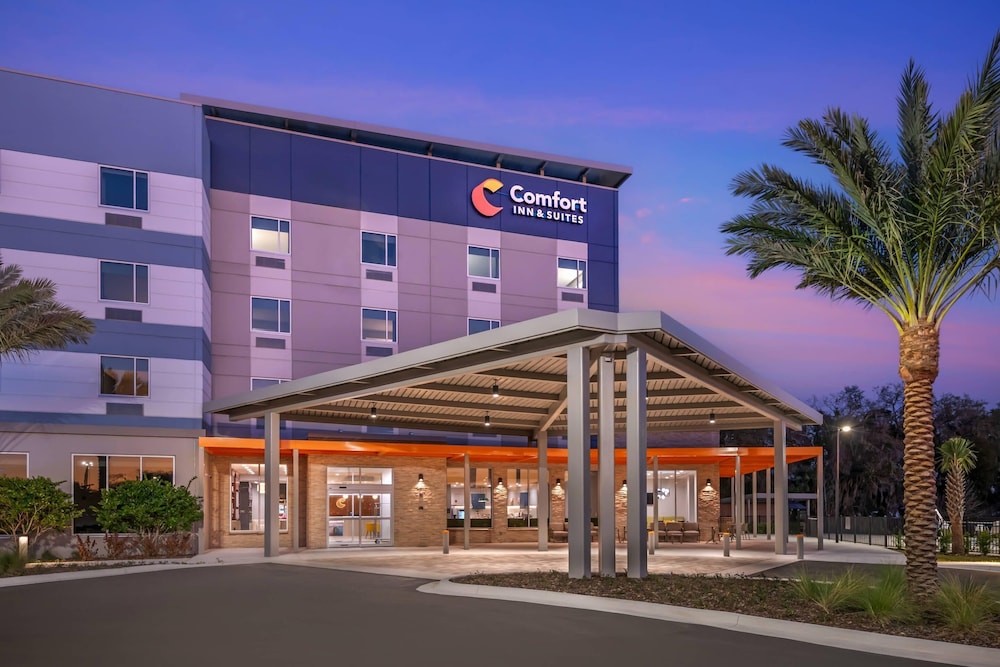 comfort inn and suites