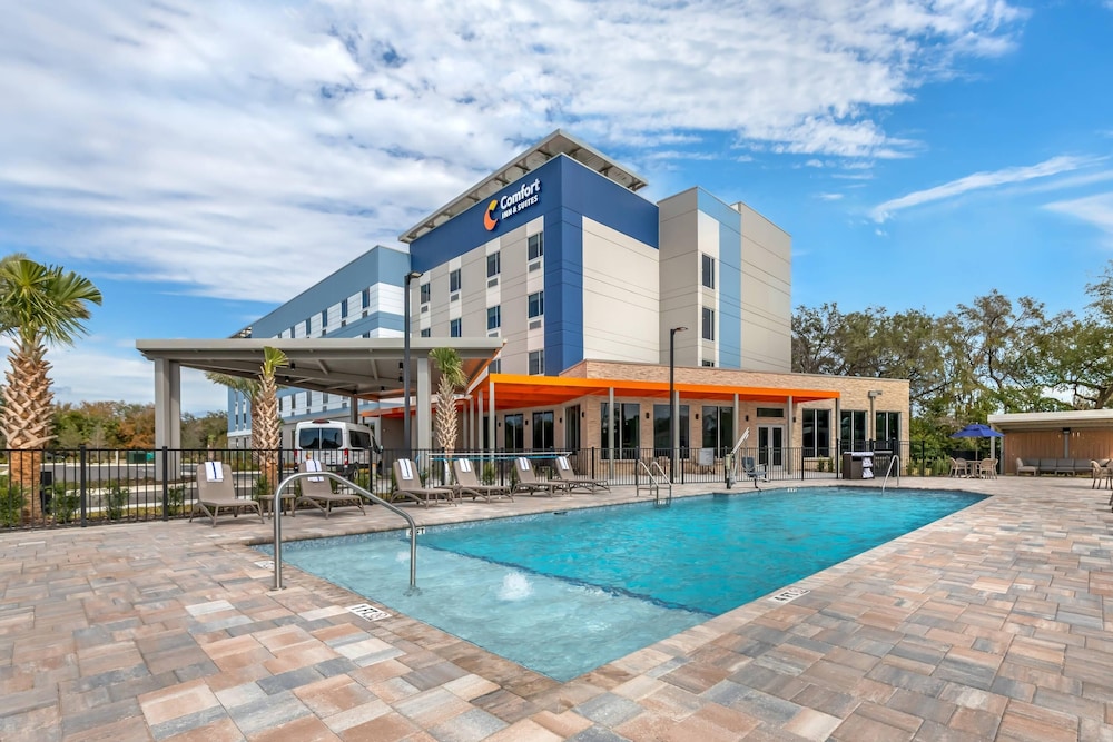 comfort inn and suites