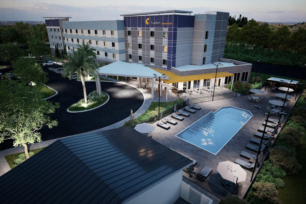 comfort inn and suites