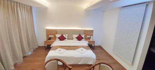 spring valley enclave