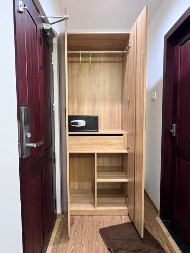 spring valley enclave