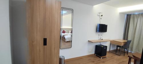 spring valley enclave