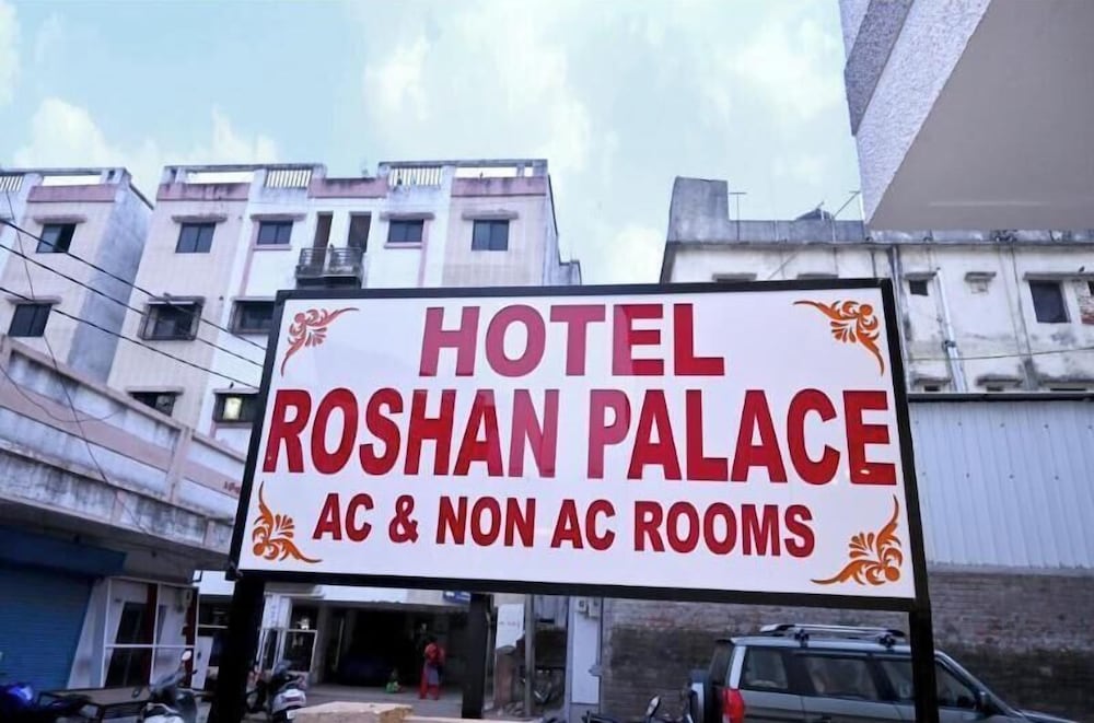 hotel roshan palace