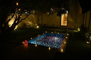 aura farms private pool cottages