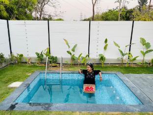 aura farms private pool cottages