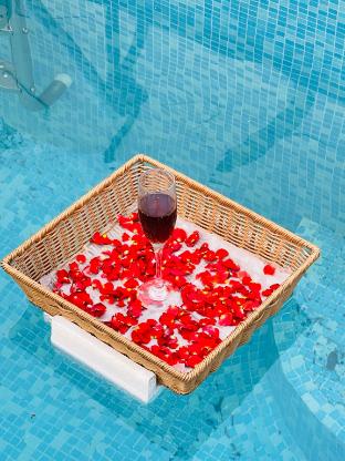 aura farms private pool cottages