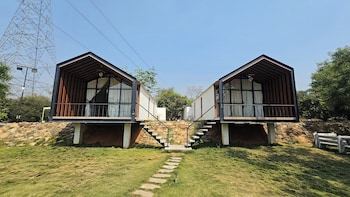 aura farms private pool cottages