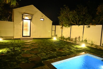 aura farms private pool cottages