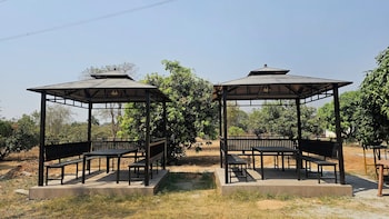 aura farms private pool cottages