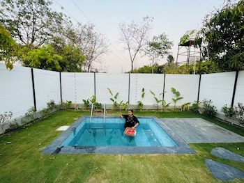 aura farms private pool cottages