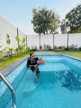 aura farms private pool cottages