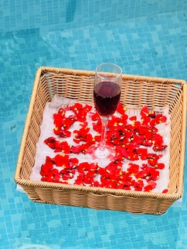 aura farms private pool cottages