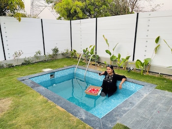 aura farms private pool cottages