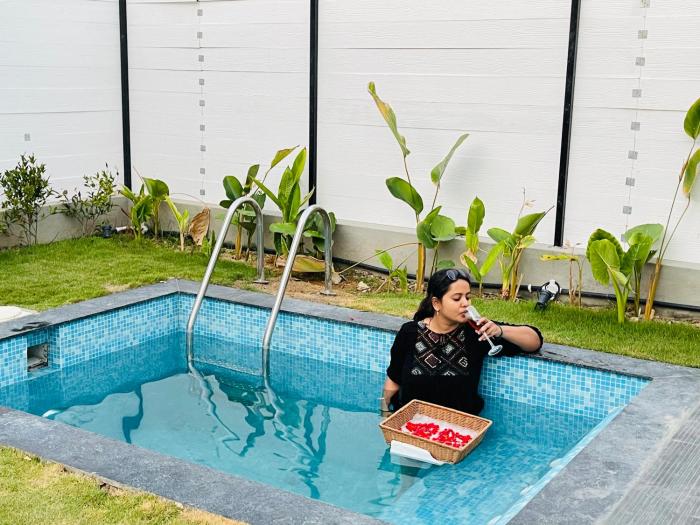 aura farms private pool cottages