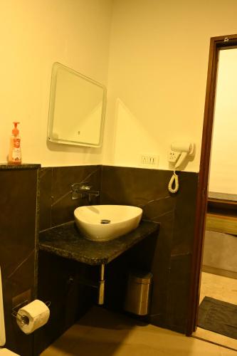 aura farms private pool cottages