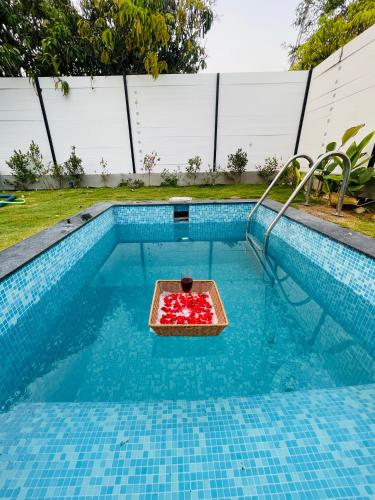aura farms private pool cottages