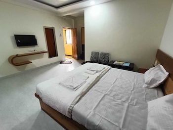 hotel nagavkars palace