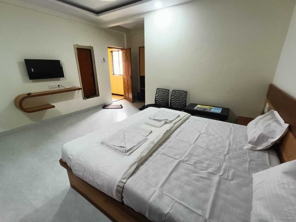 hotel nagavkars palace