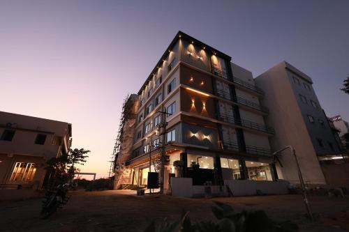 The Lotus Park,,3 star