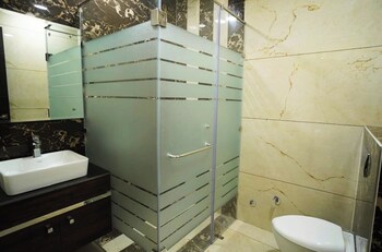 hotel ovel hotel ludhiyana