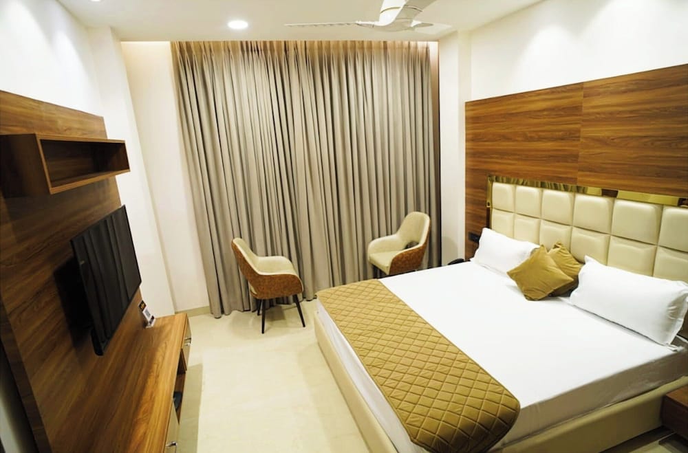 hotel ovel hotel ludhiyana