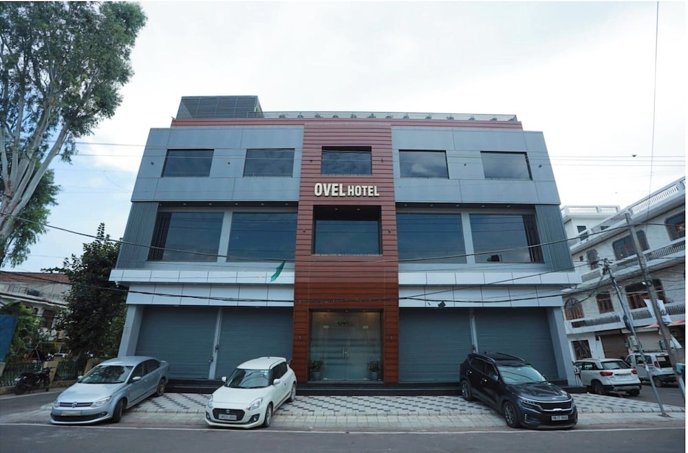 hotel ovel hotel ludhiyana