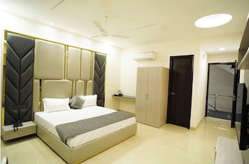 hotel ovel hotel ludhiyana